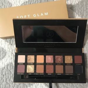 ABH Soft Glam Palette